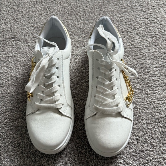 SHEIN White and Gold Chain Accent Sneakers - Picture 3 of 8